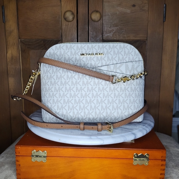 Michael Kors Beige Crossbody Bag - Picture 3 of 17